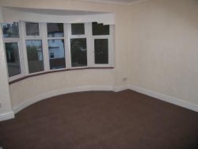 			NEW ON!, 4 Bedroom, 1 bath, 1 reception Flat			 Brookside Road, GOLDERS GREEN NW11